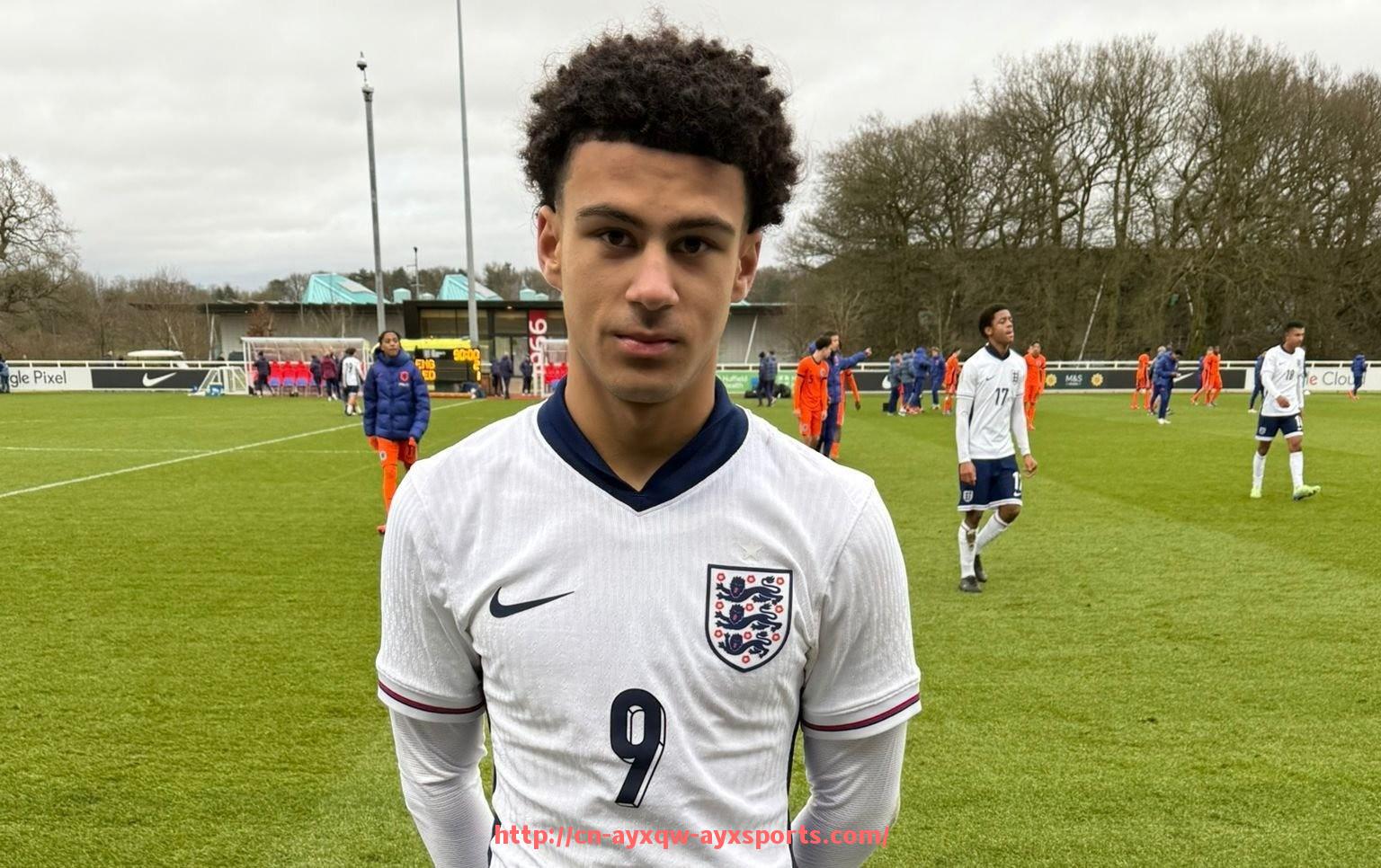 爱游戏体育-世俱杯裁判技术分析方法与现代足球执法数据支持